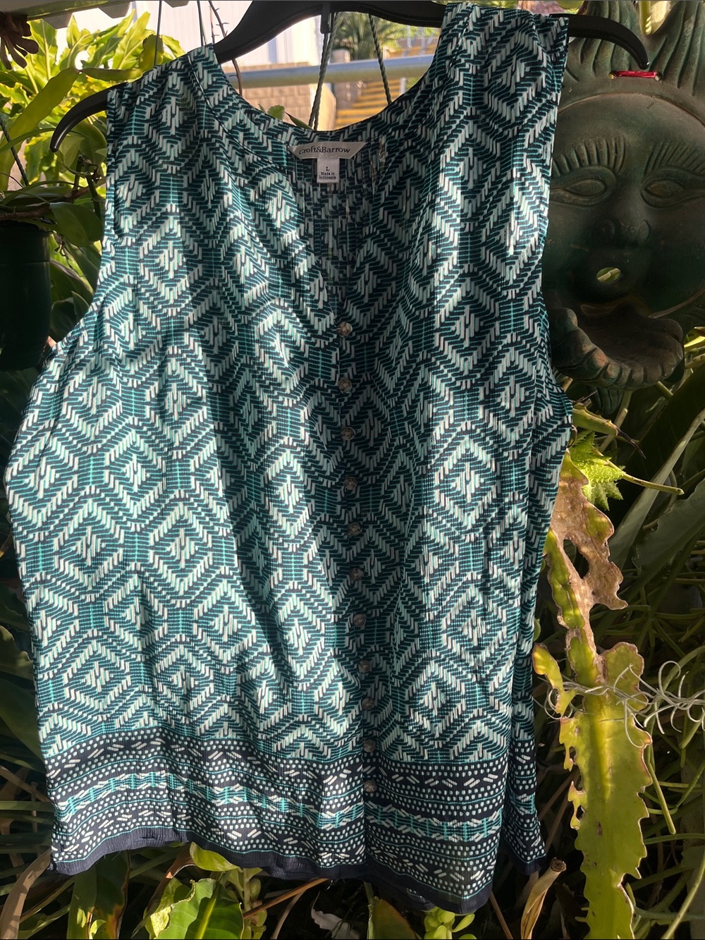 Croft & Barrow Teal Geometric Sleeveless shirt